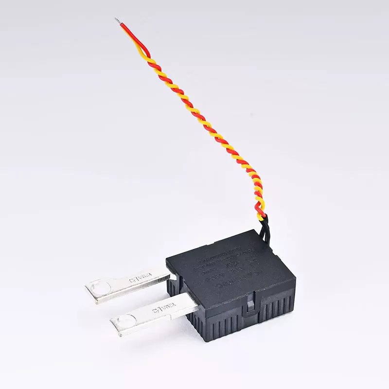 120A Telung Phase Wall-Dipasang Relay Latching